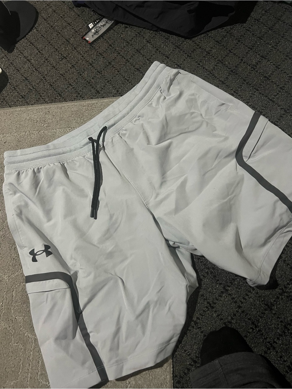 Under Armour Men’s White Athletic Shorts with Gray Trim